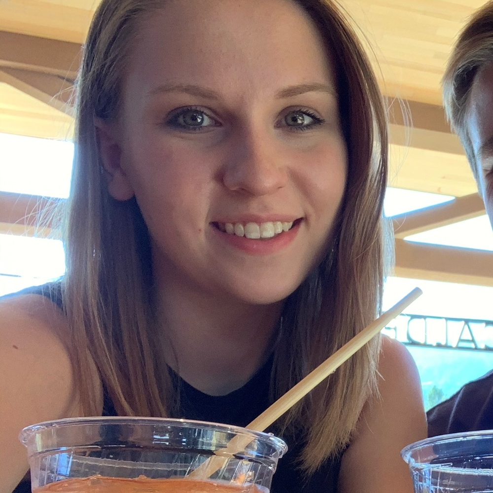 Meet your Posher, Stephanie